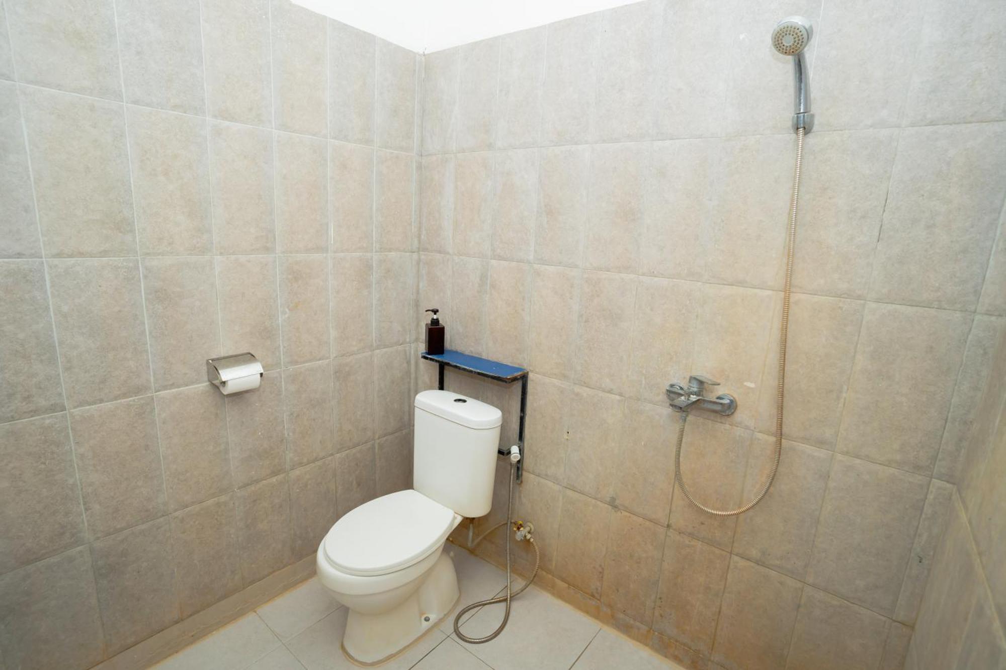 Reddoorz Syariah Near Lombok Epicentrum Mall Mataram Ngoại thất bức ảnh