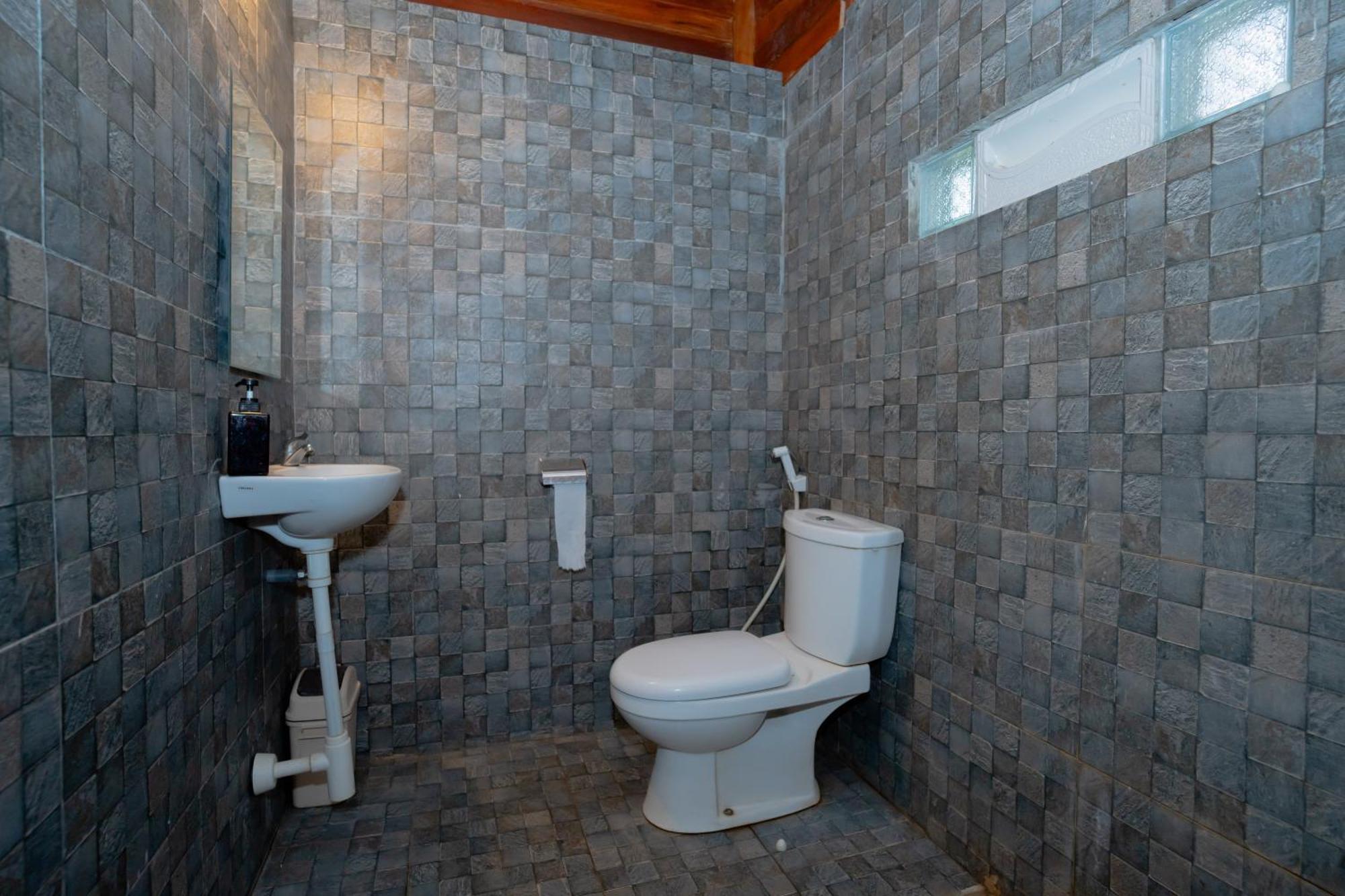 Reddoorz Syariah Near Lombok Epicentrum Mall Mataram Ngoại thất bức ảnh