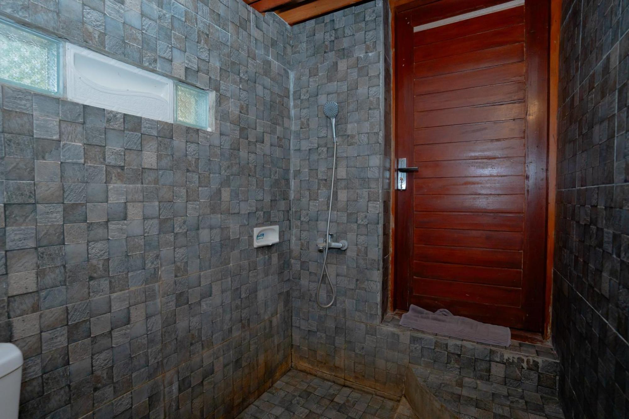 Reddoorz Syariah Near Lombok Epicentrum Mall Mataram Ngoại thất bức ảnh