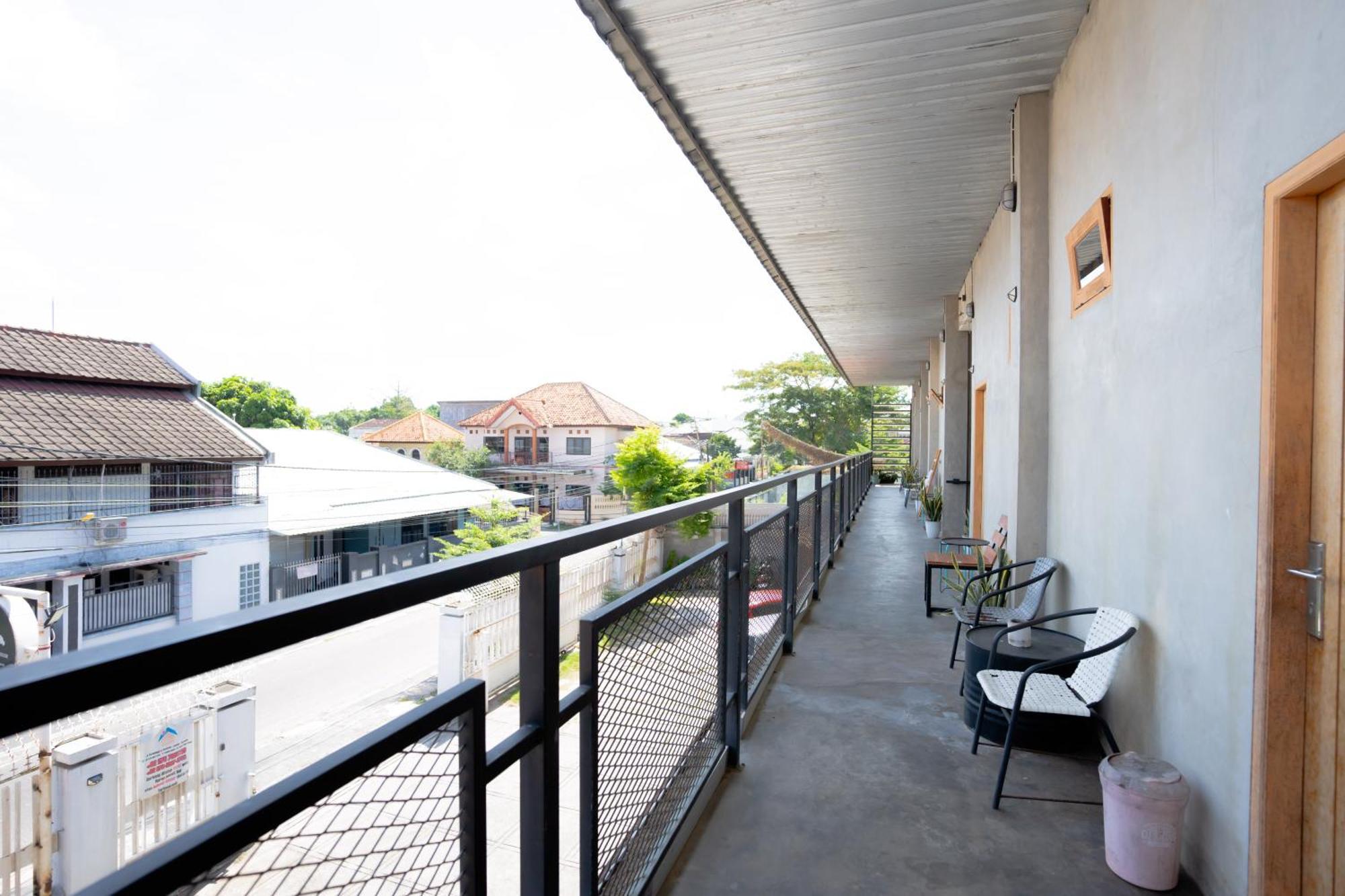 Reddoorz Syariah Near Lombok Epicentrum Mall Mataram Ngoại thất bức ảnh